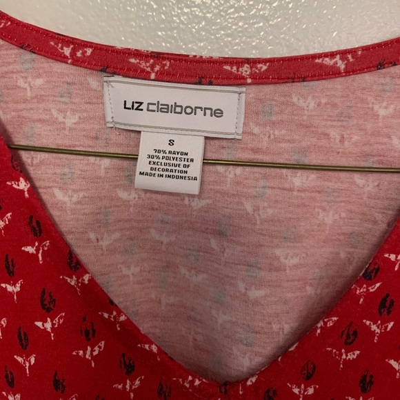 Red patterned shirt - Picture 2 of 4